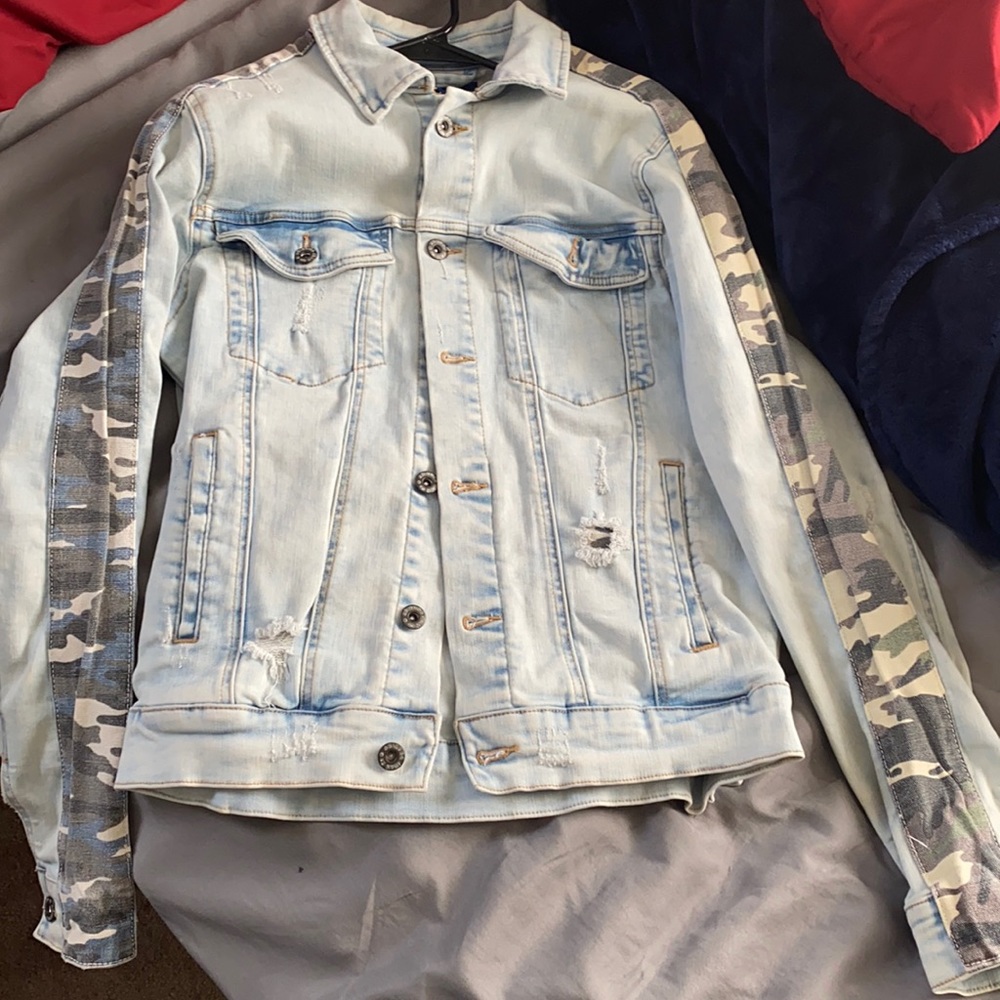 Men’s small Stylish Camo Denim Jean jacket
